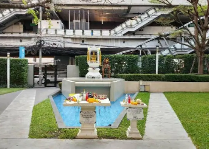 High-class 2bed Skyview Just 1-step From Bts Onnut Apartment *