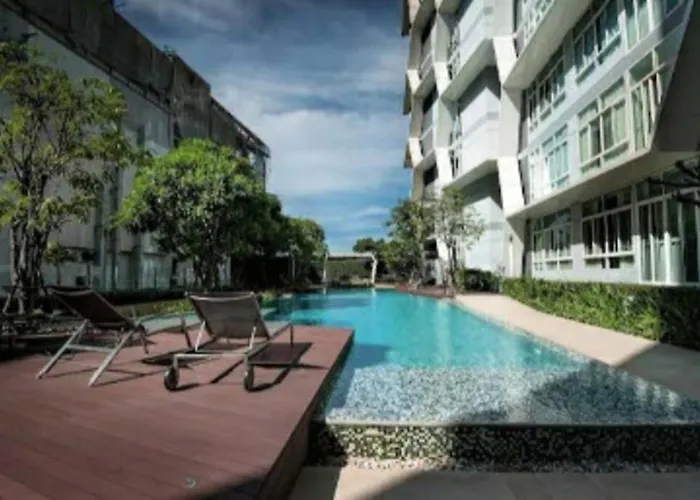 Apartment High-class 2bed Skyview Just 1-step From Bts Onnut Bangkok