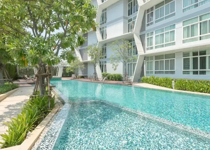 High-class 2bed Skyview Just 1-step From Bts Onnut Apartment